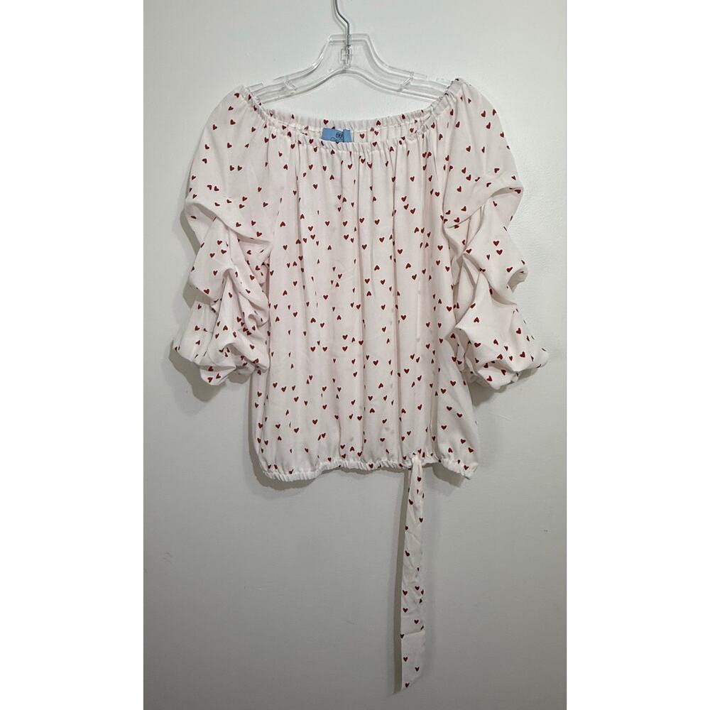 CeCe | Heart Print Off-the-Shoulder Blouse | Medium